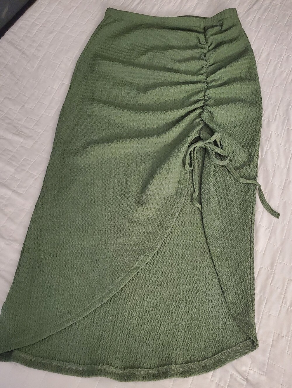 💕 Cider 💕 Olive Green Ruched Midi Skirt Size M